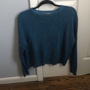 Short loose sweater in teal/blue